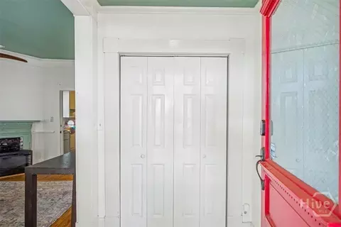 Entry Way - 341 E Broad St, Savannah, GA 31401 photo 2 of 2