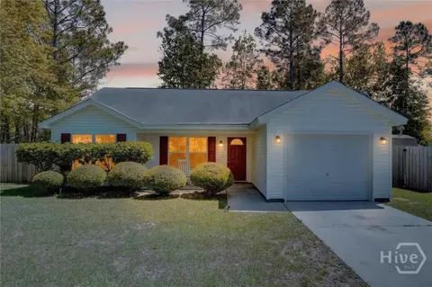 102 Sand Pine Ct, Springfield, GA 31329