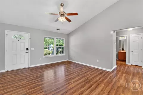 Living - 102 Sand Pine Ct, Springfield, GA 31329 photo 2 of 2