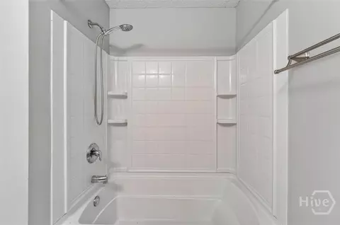 Bath - 102 Sand Pine Ct, Springfield, GA 31329 photo 3 of 3