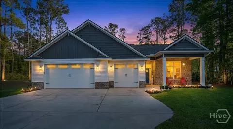 101 Plantation Rd, Midway, GA 31320