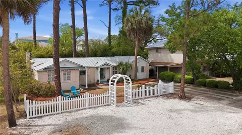 607 Jones Ave, Tybee Island, GA 31328