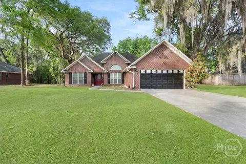 194 Julie Ln, Midway, GA 31320