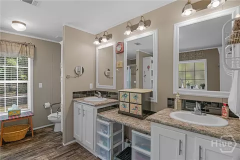 Bath - 560 Brogdon Rd, Guyton, GA 31312 photo 2 of 3