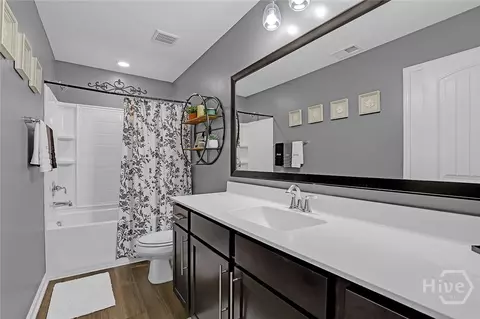 Bath - 211 Sonoma Dr, Pooler, GA 31322 photo 1 of 3