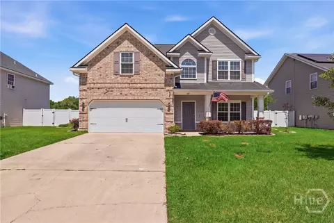 669 Red Oak Ln, Hinesville, GA 31313