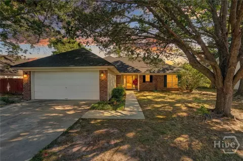 126 Teal Lake Dr, Richmond Hill, GA 31324