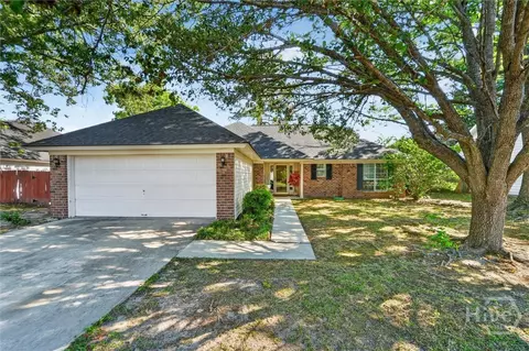 126 Teal Lake Dr, Richmond Hill, GA 31324