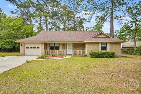 761 Robin Hood Dr, Hinesville, GA 31313