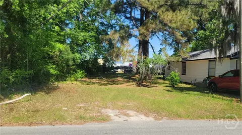 39 Leon Village Rd, Garden City, GA 31408