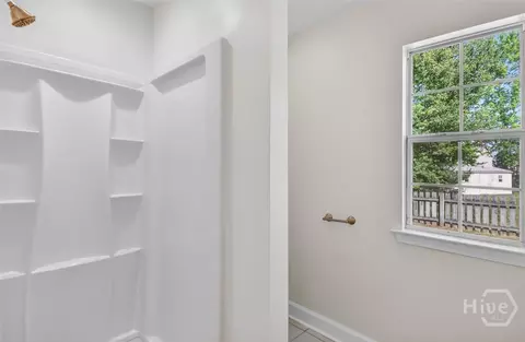 Bath - 127 Timberland Gap Rd, Pooler, GA 31322 photo 2 of 4