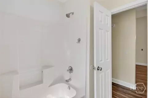 Bath - 127 Timberland Gap Rd, Pooler, GA 31322 photo 4 of 4