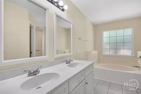 Bath - 127 Timberland Gap Rd, Pooler, GA 31322 photo 1 of 4