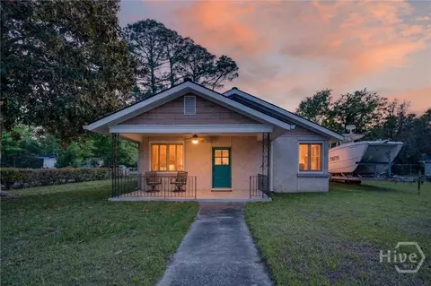 3207 Center St, Thunderbolt, GA 31404