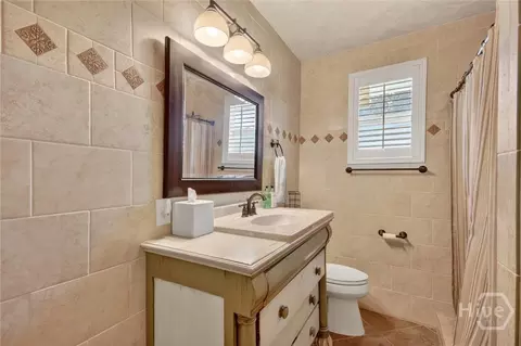 Bath - 3207 Center St, Thunderbolt, GA 31404 photo 1 of 4