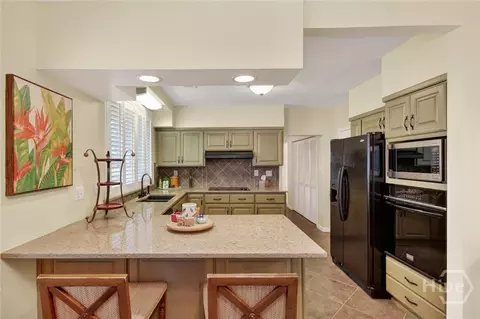 Kitchen - 3207 Center St, Thunderbolt, GA 31404 photo 2 of 4