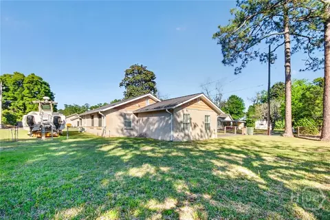 Exterior - 3207 Center St, Thunderbolt, GA 31404 photo 5 of 7
