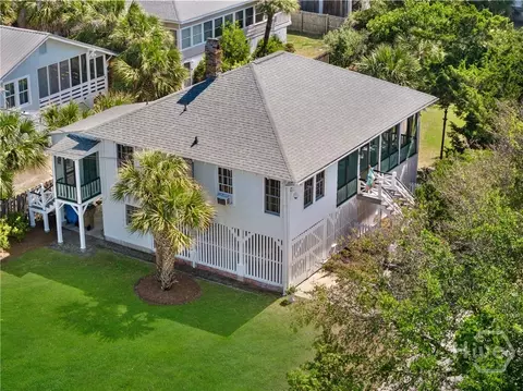 14 18th Pl, Tybee Island, GA 31328