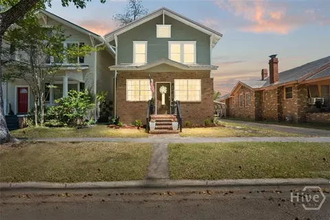 858 E 35th St, Savannah, GA 31401