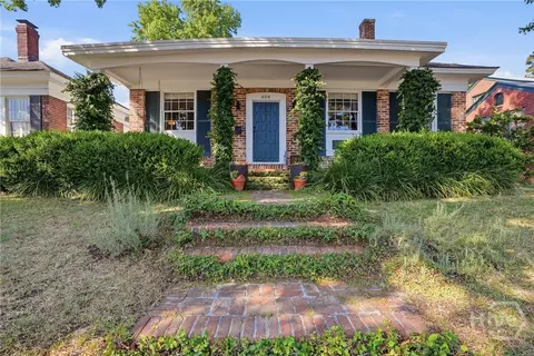 404 E 51st St, Savannah, GA 31405