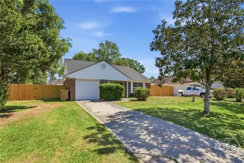 887 Piercefield Dr, Richmond Hill, GA 31324