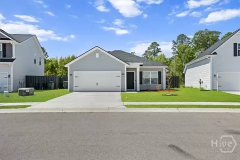 224 Brightleaf Cir, Hinesville, GA 31313
