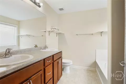 Bath - 100 Sonata Cir, Pooler, GA 31322 photo 2 of 4