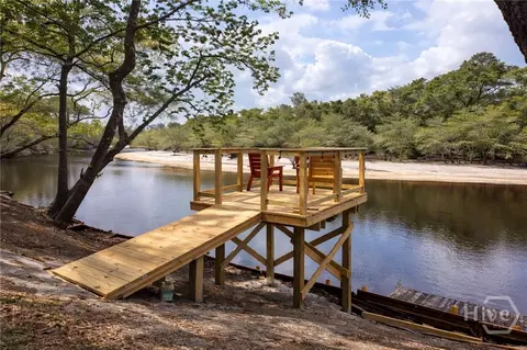 944 Warners Lndg, Hortense, GA 31543