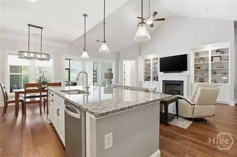 Kitchen - 25 Golf Dr, Pooler, GA 31322 photo 3 of 4