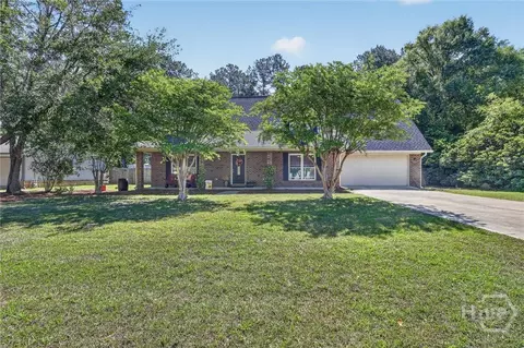 8 Douglas Ct, Bloomingdale, GA 31302