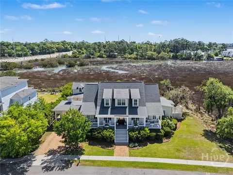 8 Caretakers Ln, Savannah, GA 31404