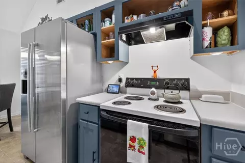 Kitchen - 212 Longleaf Cir, Pooler, GA 31322 photo 2 of 4