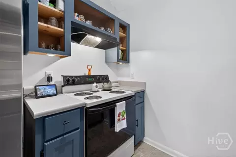 Kitchen - 212 Longleaf Cir, Pooler, GA 31322 photo 4 of 4