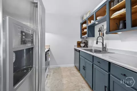 Kitchen - 212 Longleaf Cir, Pooler, GA 31322 photo 3 of 4