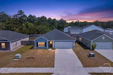 221 Joann Lewis Ln, Hinesville, GA 31313