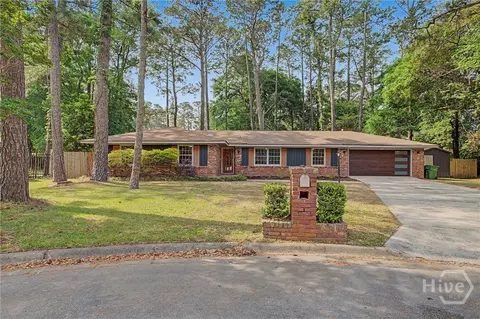9 Glen Eden Ct, Savannah, GA 31419