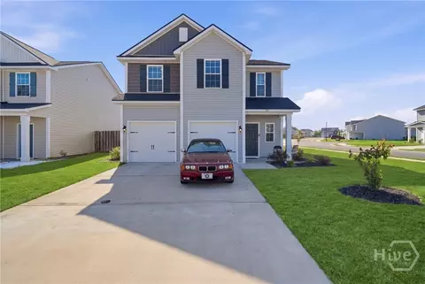 113 Battalion Ln, Hinesville, GA 31313