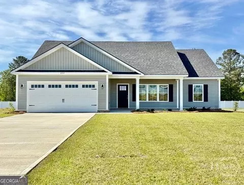 222 Aunt Bee Blvd, Statesboro, GA 30458