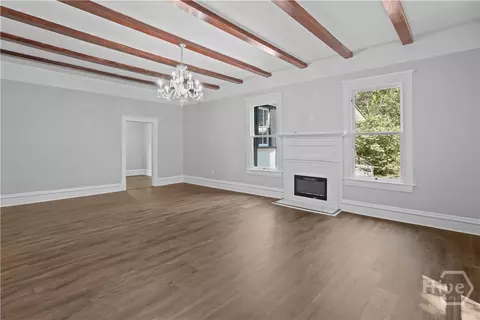 Living - 674 Dunlevie Rd, Allenhurst, GA 31301 photo 2 of 7