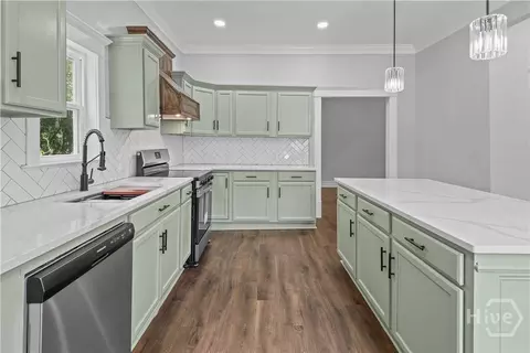 Kitchen - 674 Dunlevie Rd, Allenhurst, GA 31301 photo 5 of 5
