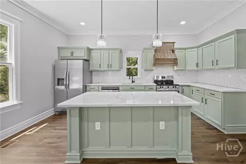 Kitchen - 674 Dunlevie Rd, Allenhurst, GA 31301 photo 4 of 5