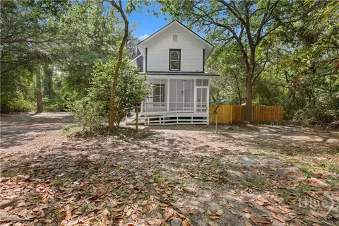 Exterior - 674 Dunlevie Rd, Allenhurst, GA 31301 photo 2 of 4