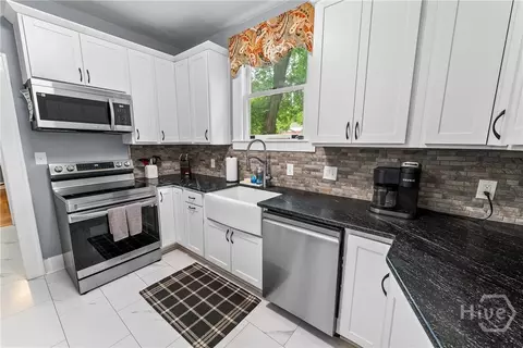 Kitchen - 510 E 512 E 39th St, Savannah, GA 31401 photo 2 of 6