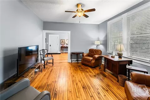 Living - 510 E 512 E 39th St, Savannah, GA 31401 photo 2 of 4