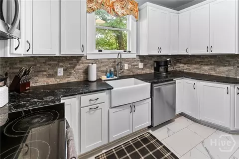 Kitchen - 510 E 512 E 39th St, Savannah, GA 31401 photo 1 of 6