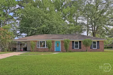 2 Belvedere Dr, Savannah, GA 31419