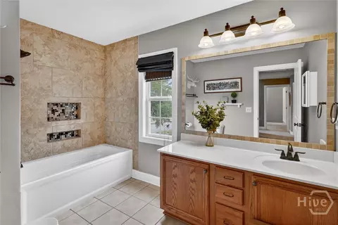 Bath - 57 Gateway Dr, Pooler, GA 31322 photo 4 of 4