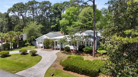 50 Richmond Dr, Savannah, GA 31406