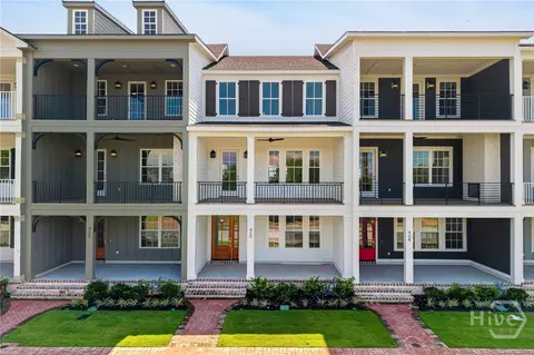 410 Legends Ct, Savannah, GA 31401