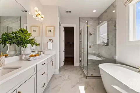 Bath - 104 Reserve Cir, Savannah, GA 31401 photo 1 of 6